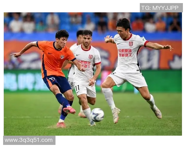 成都足球队中路突破战术解析与实战应用探讨